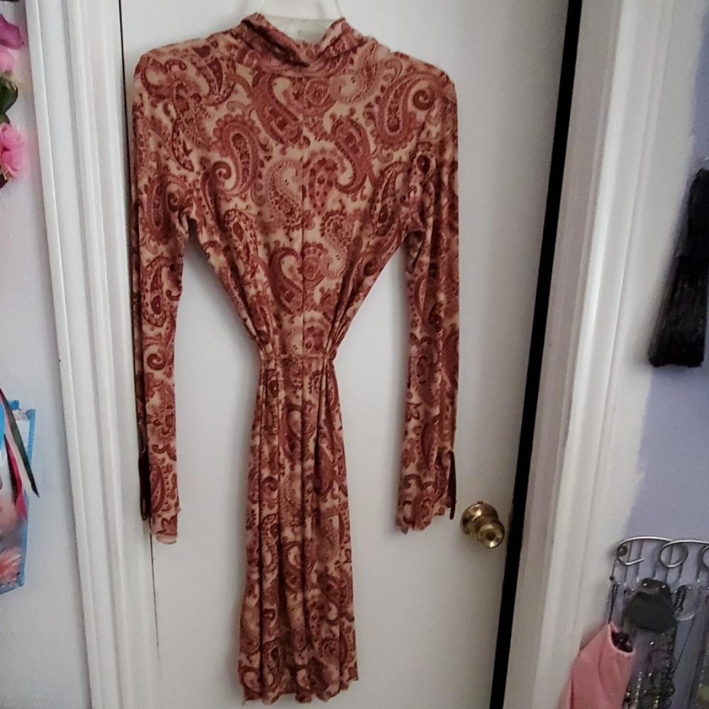 Dress - Picture 2 of 2